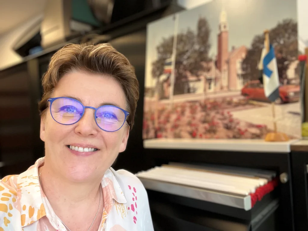 Linda van Duiven is adviseur Historisch Archief bij de gemeente Noord-Beveland en is in opleiding tot gemeente-archivaris gemeente Noord-Beveland Linda van Duiven is adviseur Historisch Archief bij de gemeente Noord-Beveland en is in opleiding tot gemeente-archivaris. gemeente Noord-Beveland